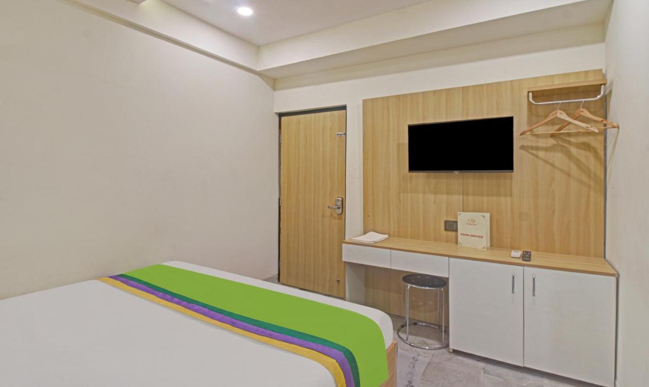Treebo The Boss Hotel Rāipur Екстериор снимка